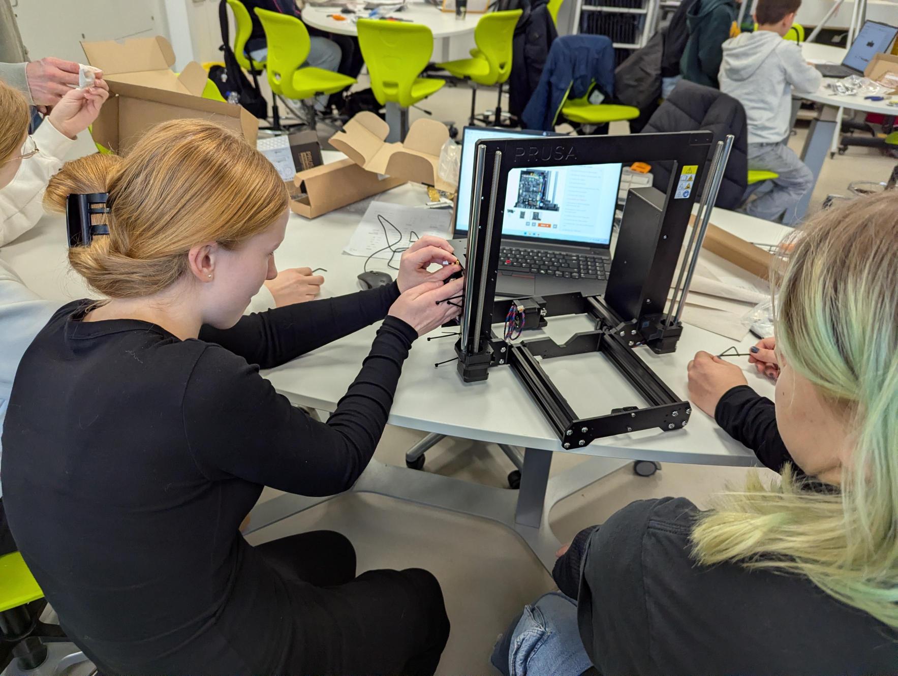 Mit Begeisterung gebaut: Unser 3D-Druck-Workshop mit dem FabLab der Hochschule Rhein-Waal